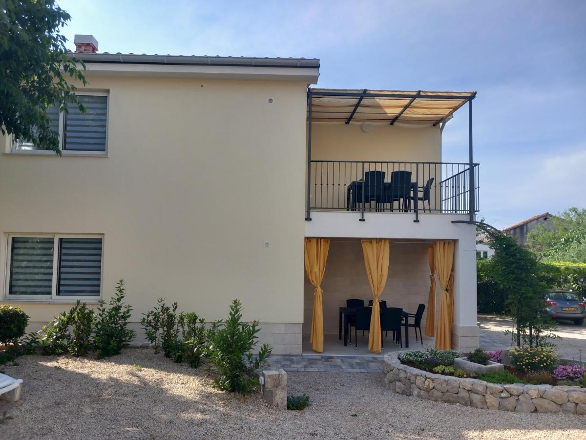 Apartman Ivona U Prizemlju มาลินสกา ภายนอก รูปภาพ