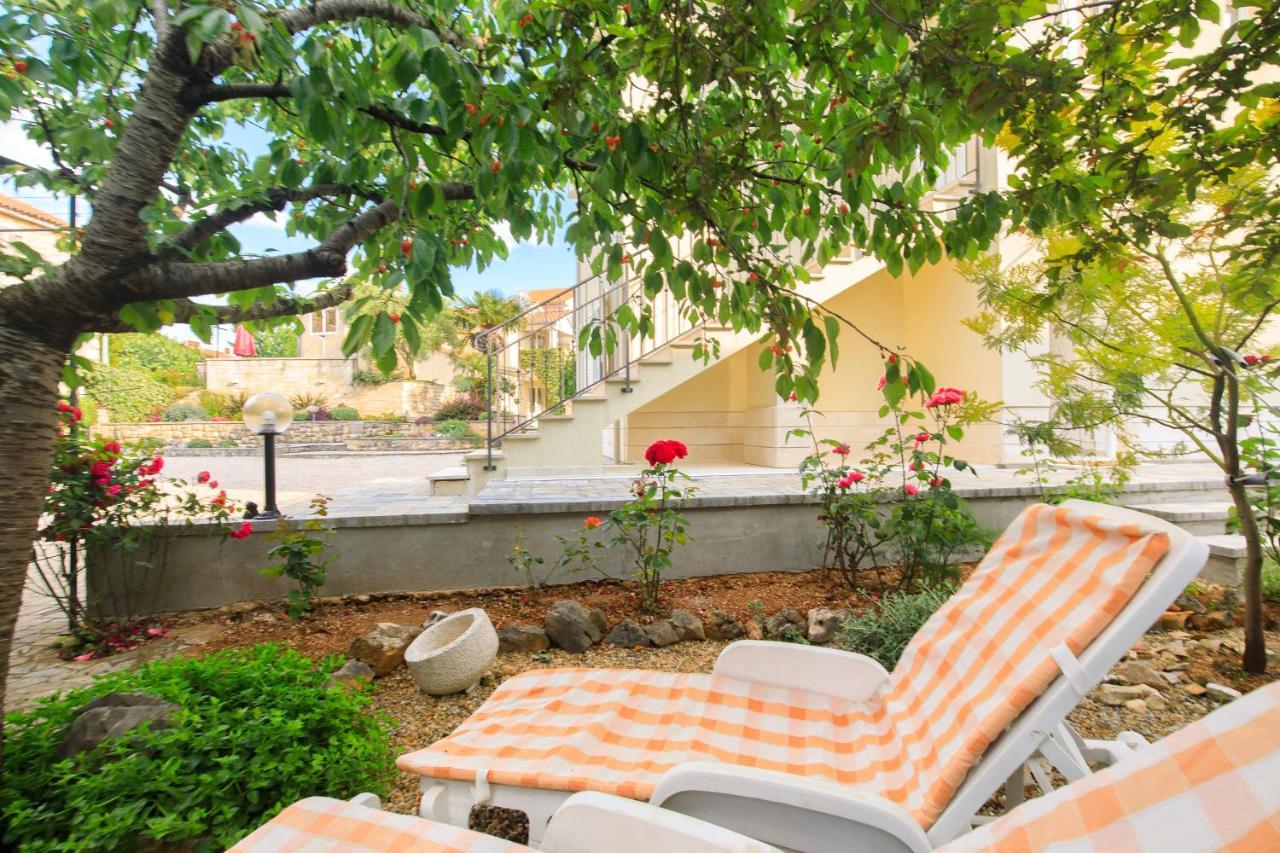 Apartman Ivona U Prizemlju มาลินสกา ภายนอก รูปภาพ