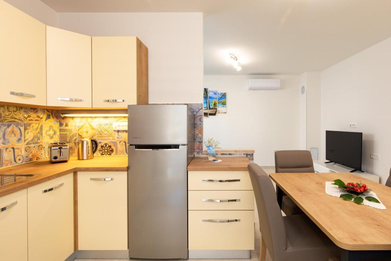 Apartman Ivona U Prizemlju มาลินสกา ภายนอก รูปภาพ