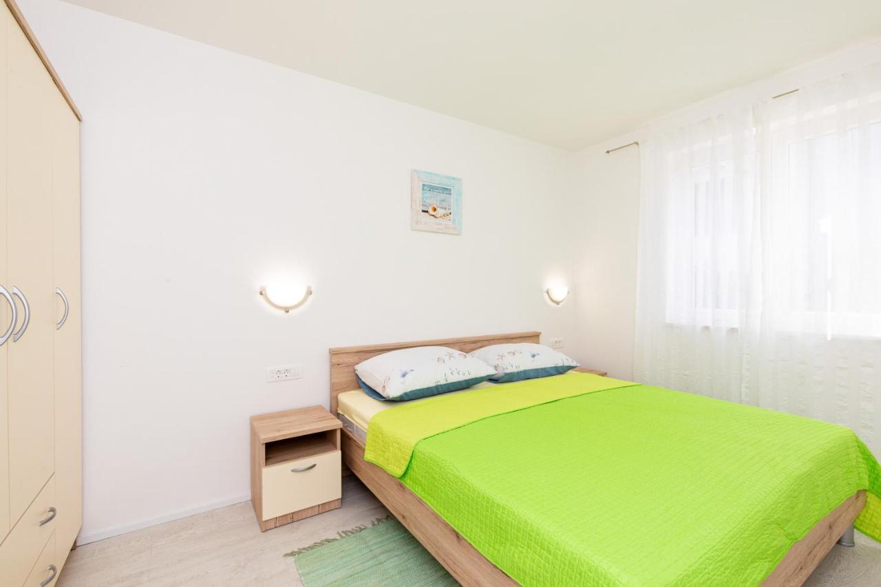 Apartman Ivona U Prizemlju มาลินสกา ภายนอก รูปภาพ