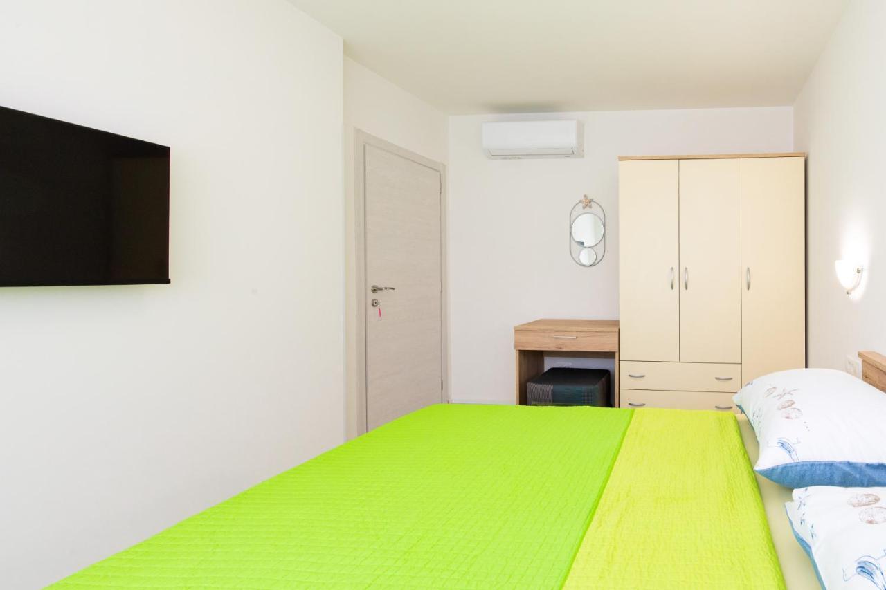 Apartman Ivona U Prizemlju มาลินสกา ภายนอก รูปภาพ